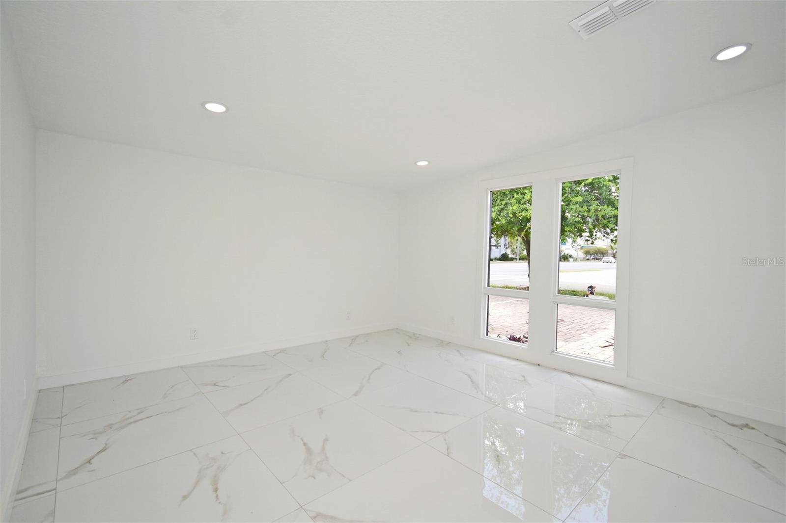 2445 Lee Rd Property Photo 24