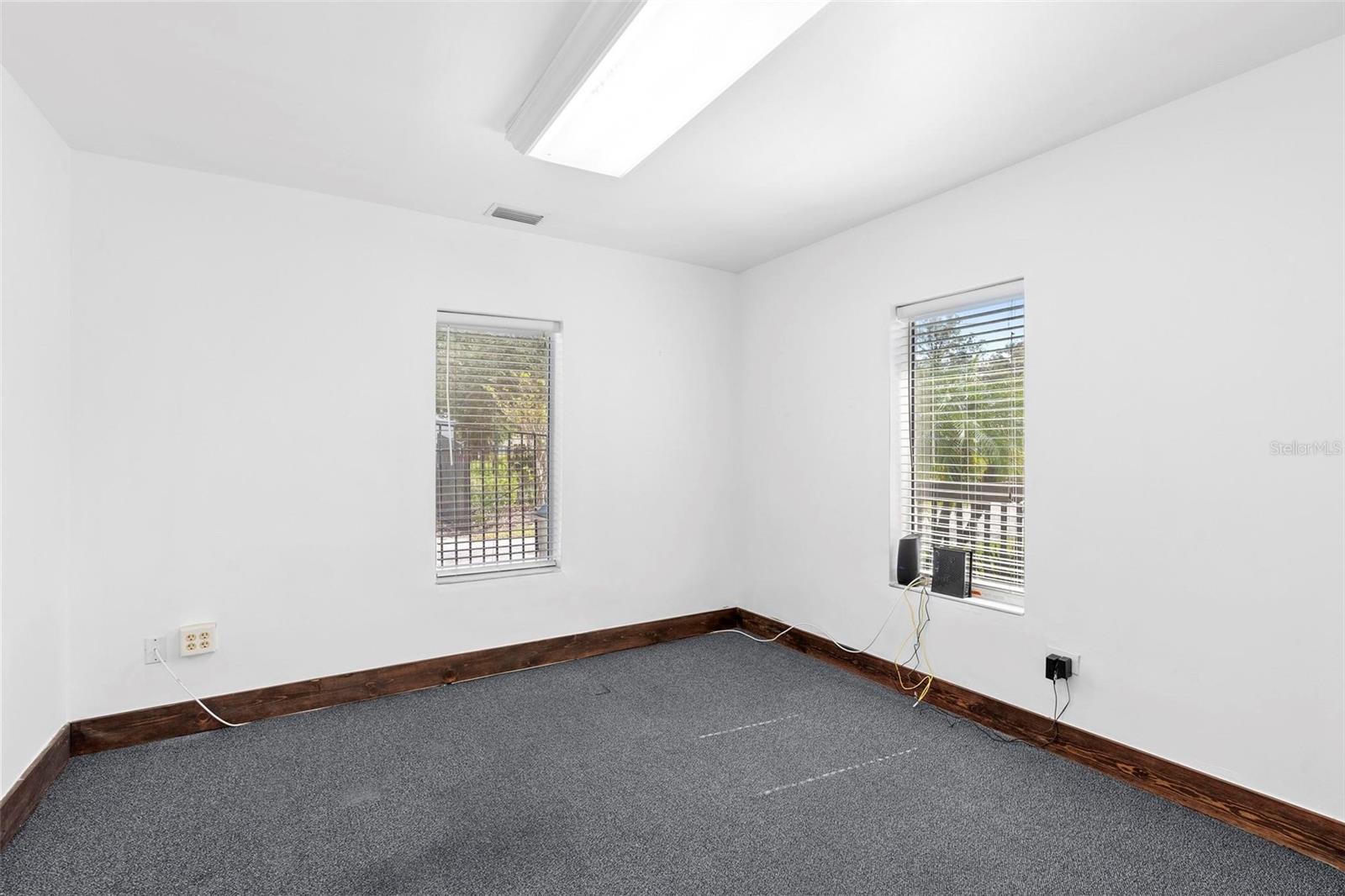 329 Franklin St Property Photo 5