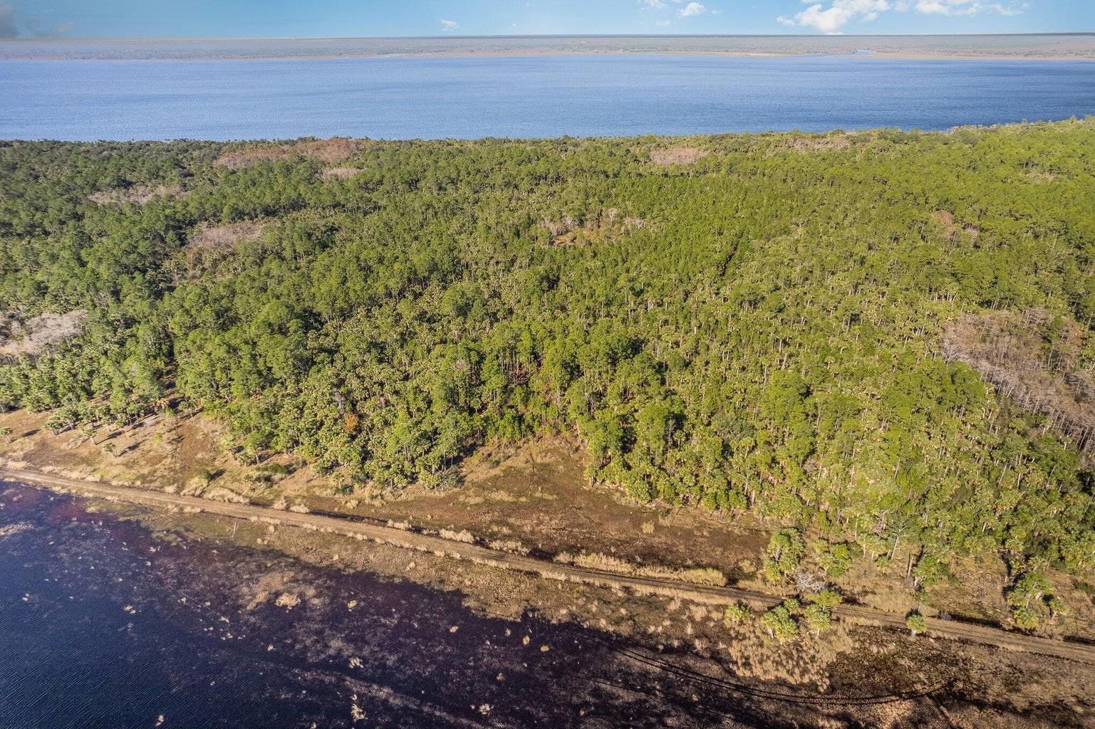 Lake Harney Woods Blvd Property Photo 3