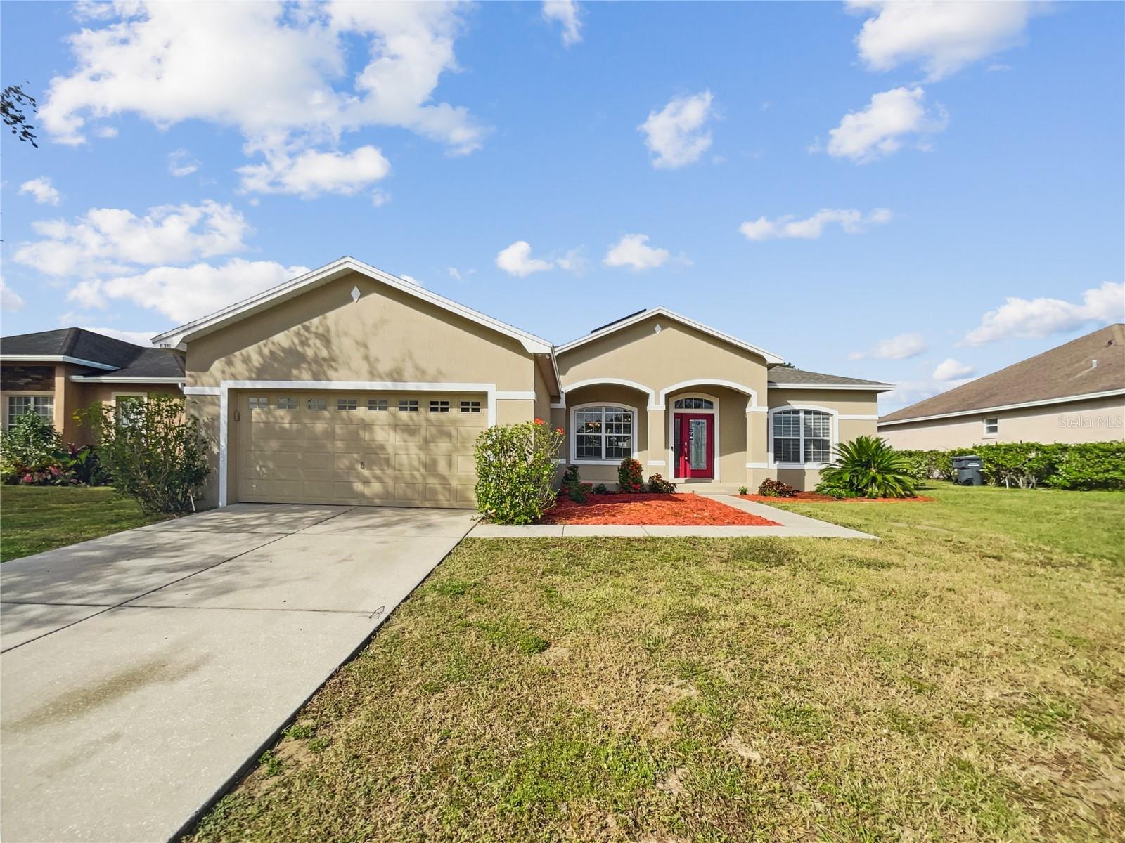 6311 Alamanda Hills Dr Property Photo 1