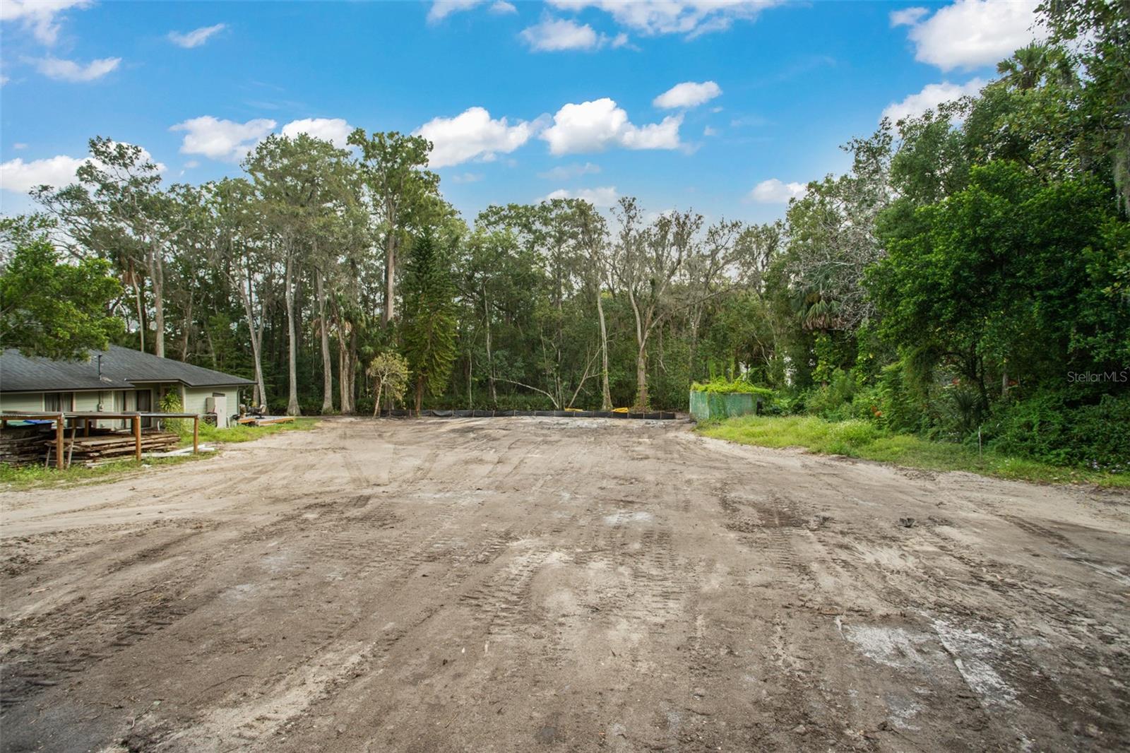 1000 Howell Branch Rd Property Photo 2