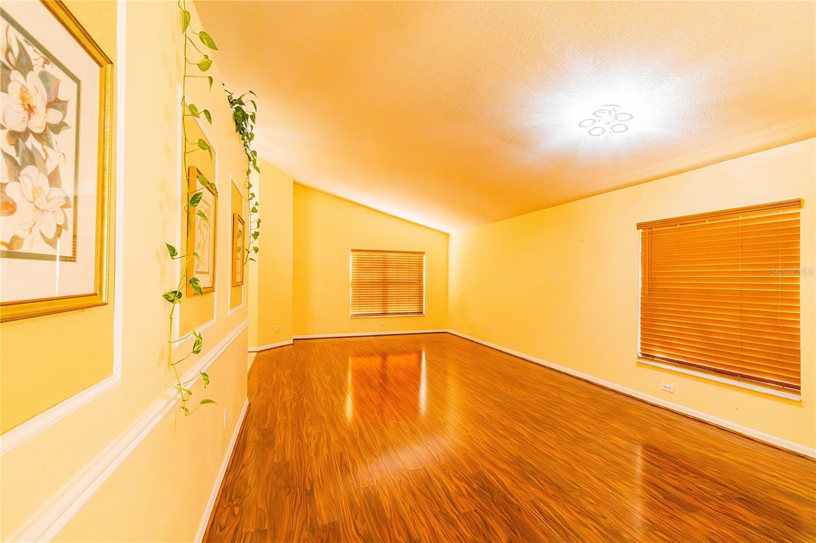 1844 Oxton Ct Property Photo 2