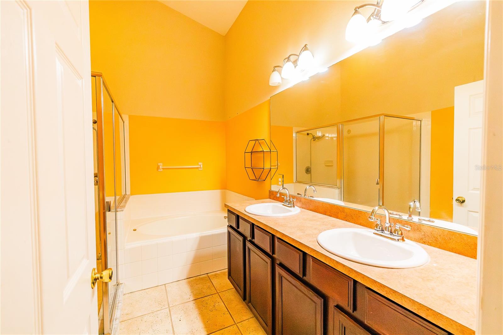 1844 Oxton Ct Property Photo 10