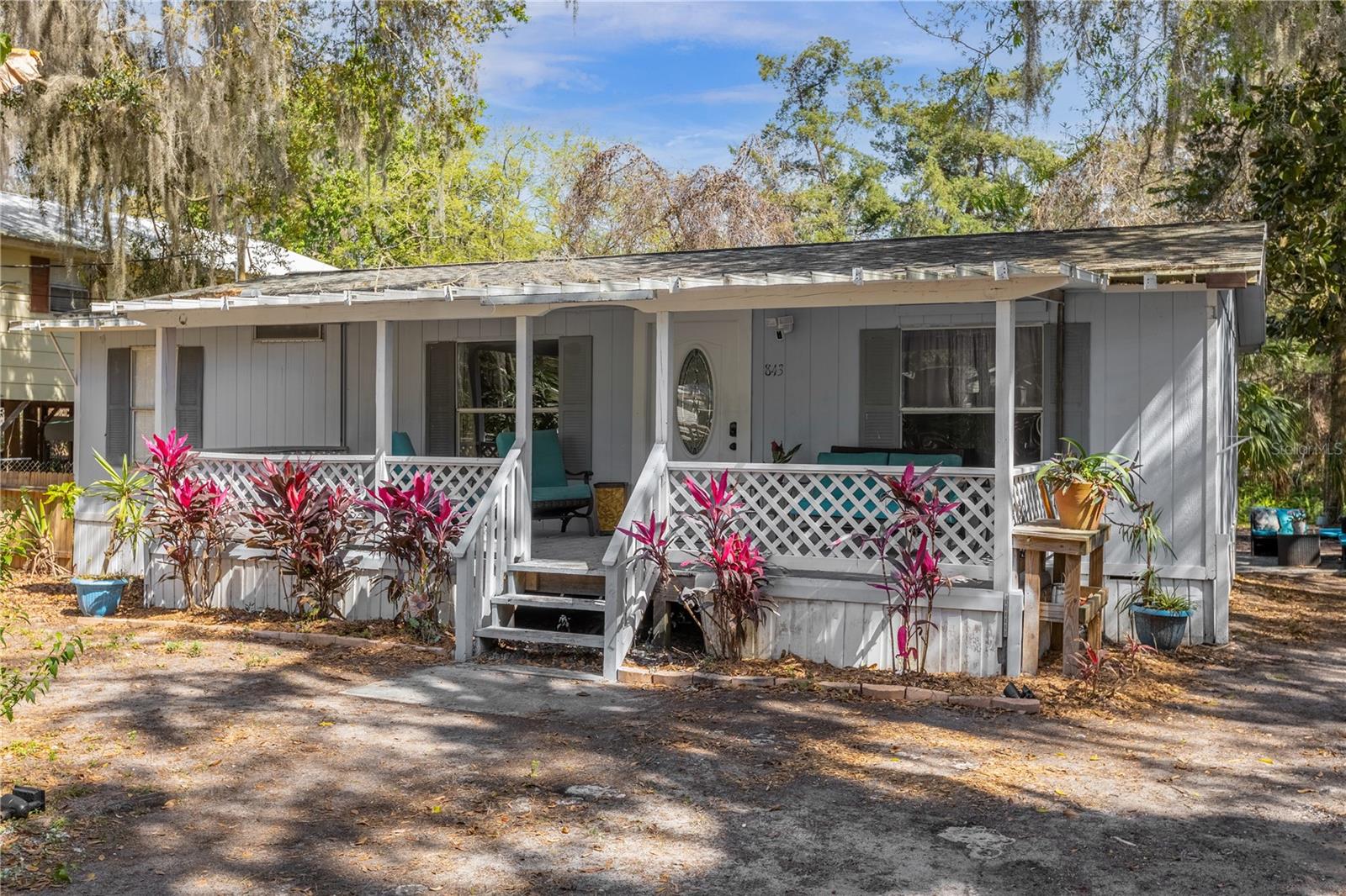 843 COUNTY ROAD 484 Property Photo 1