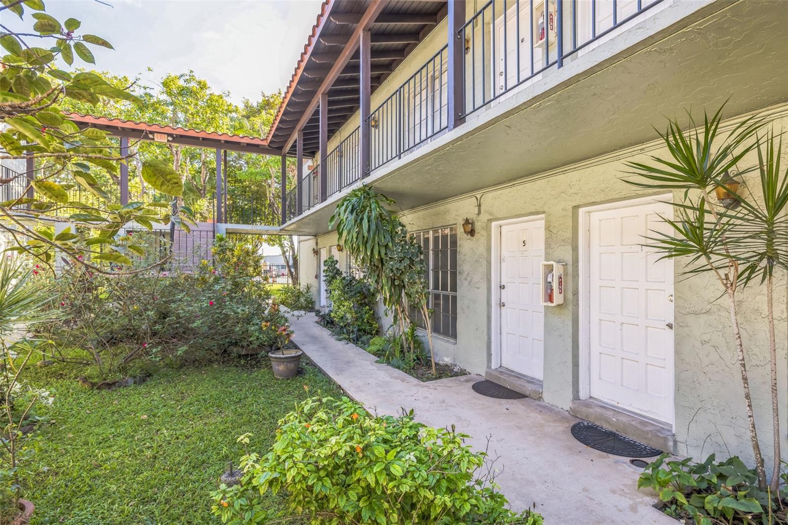 10776 N Kendall Dr #f5 Property Photo