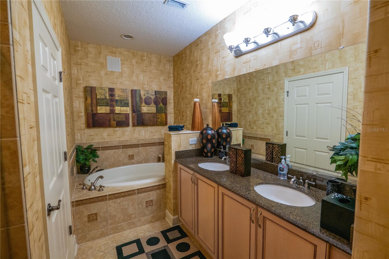 7500 Toscana Blvd #341 Property Photo 18