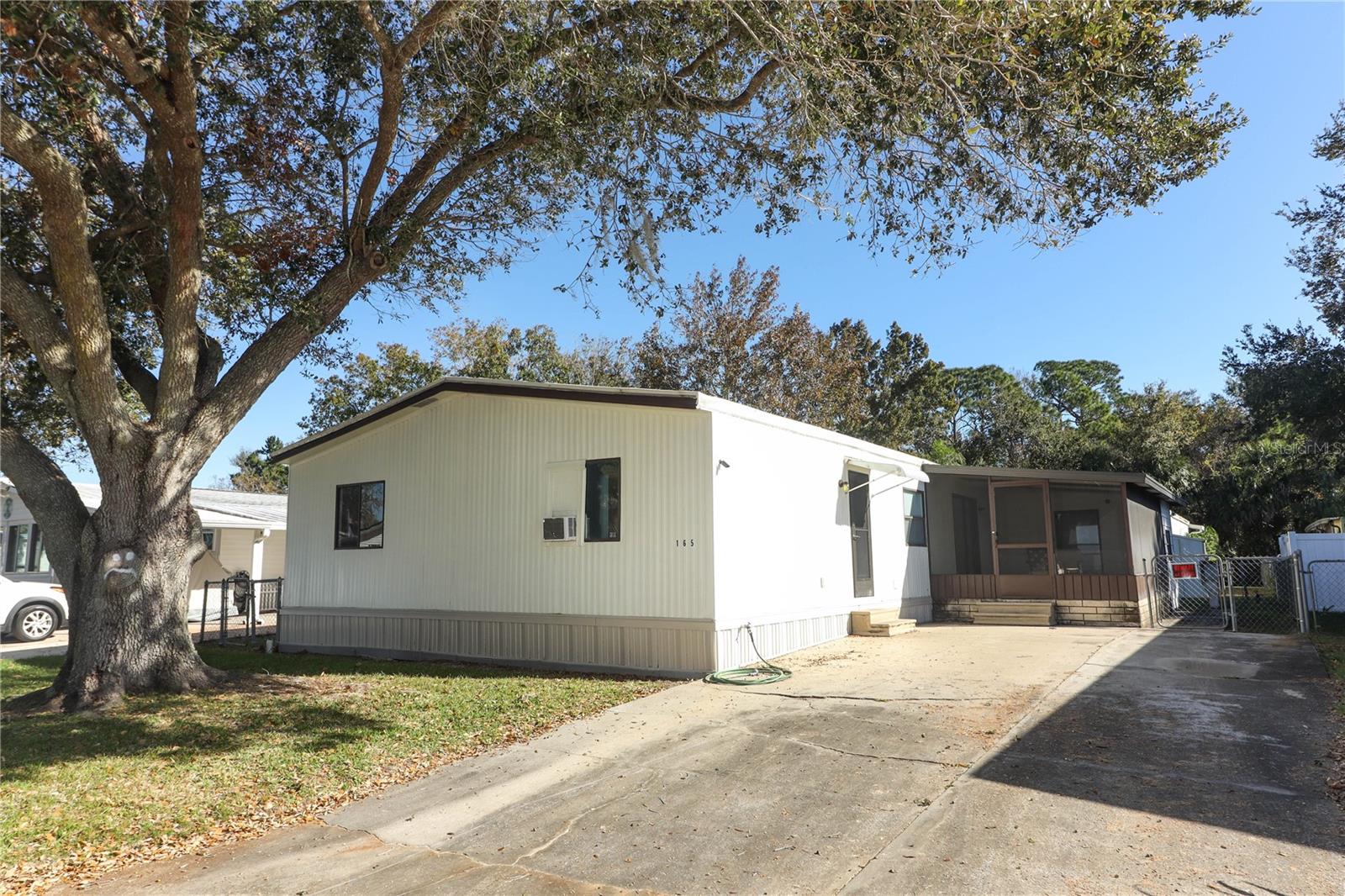 165 Moss Dr Property Photo 1