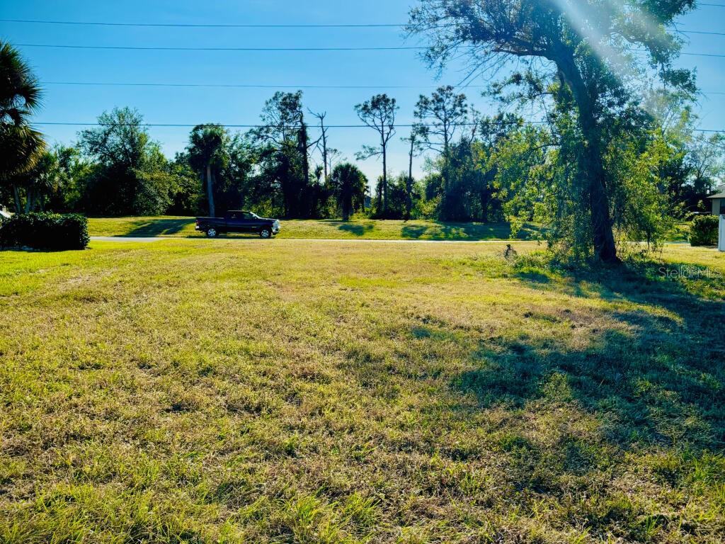 683 Rotonda Cir Property Photo 10