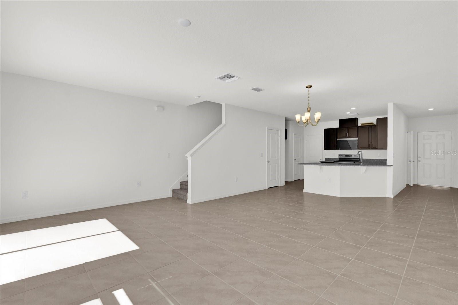 375 Sequoia Dr Property Photo 2