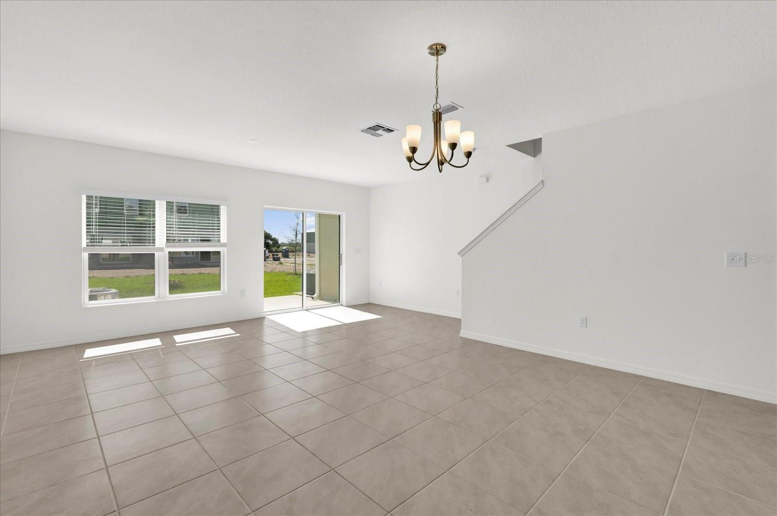 375 Sequoia Dr Property Photo 5