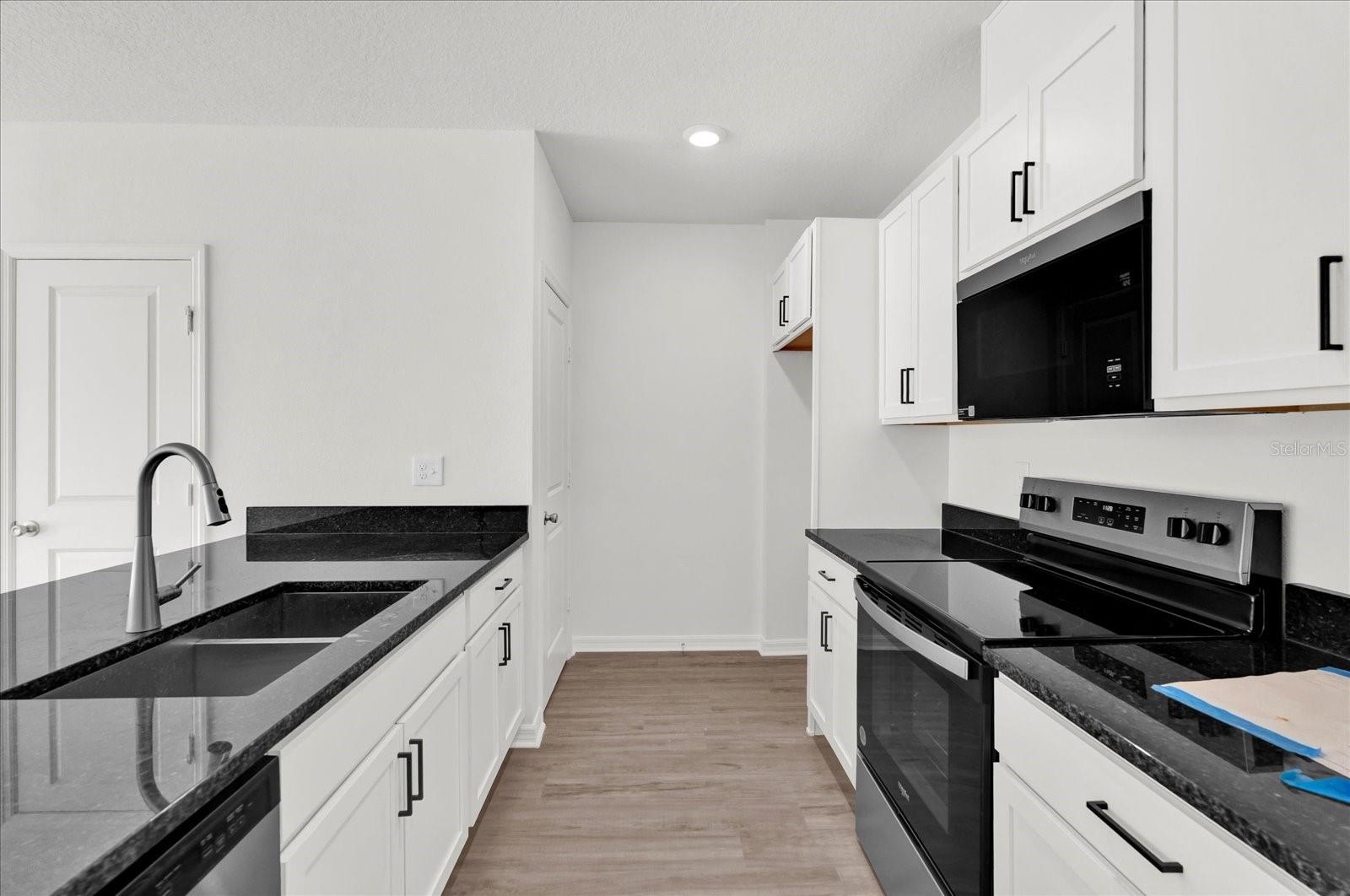 367 Sequoia Dr Property Photo 4