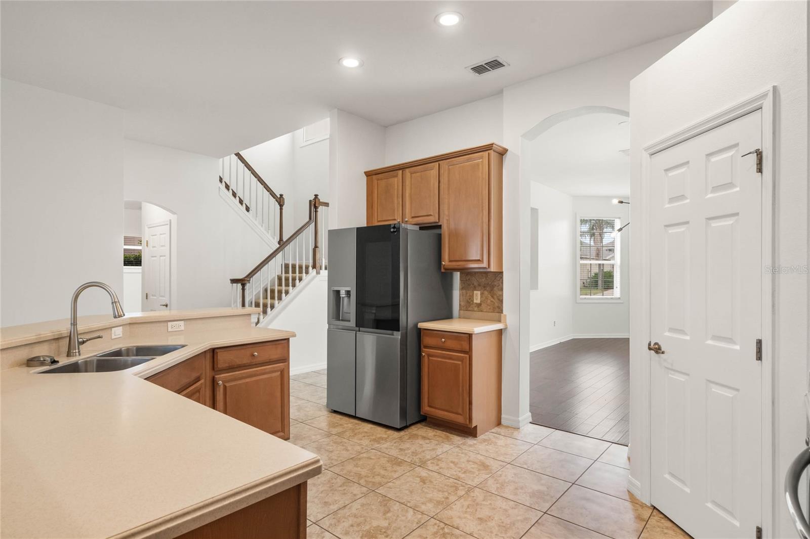 2806 Balforn Tower Way Property Photo 13