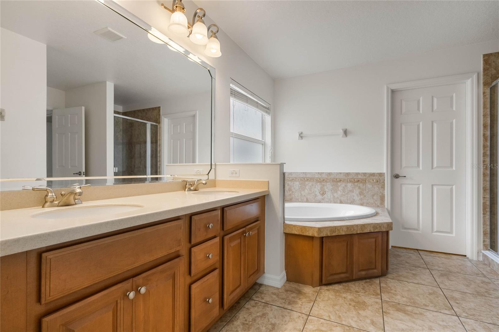2806 Balforn Tower Way Property Photo 24