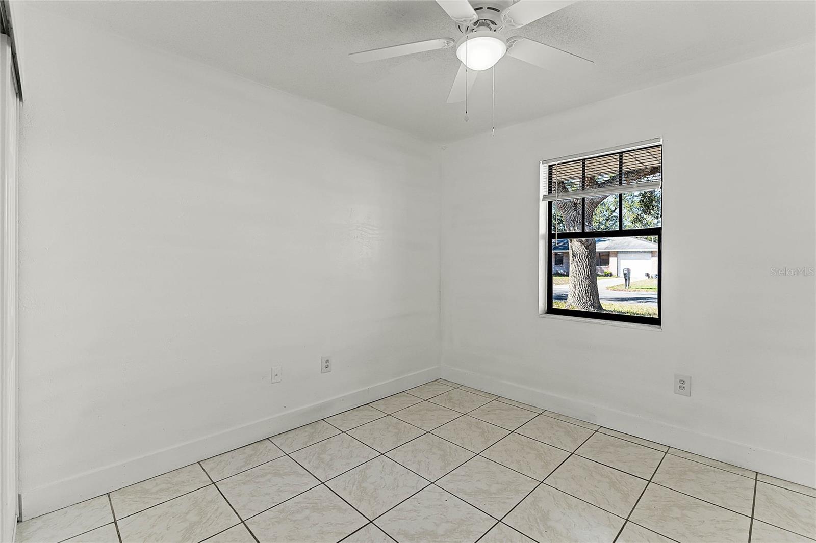 825 Kottle Cir S Property Photo 7