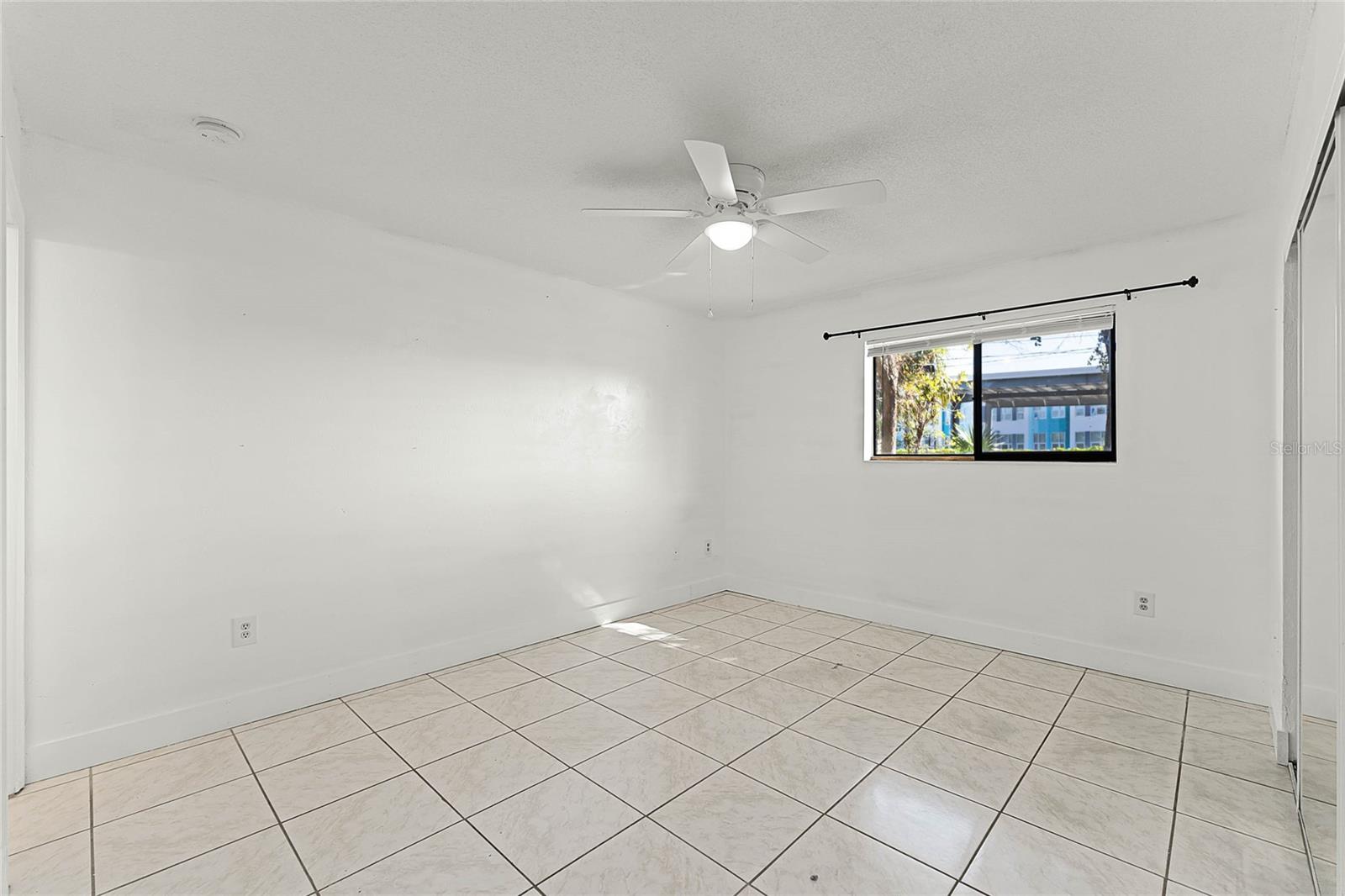 825 Kottle Cir S Property Photo 8