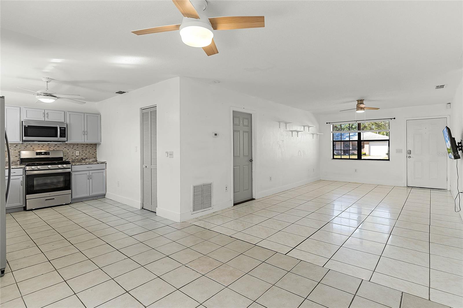 825 Kottle Cir S Property Photo 15