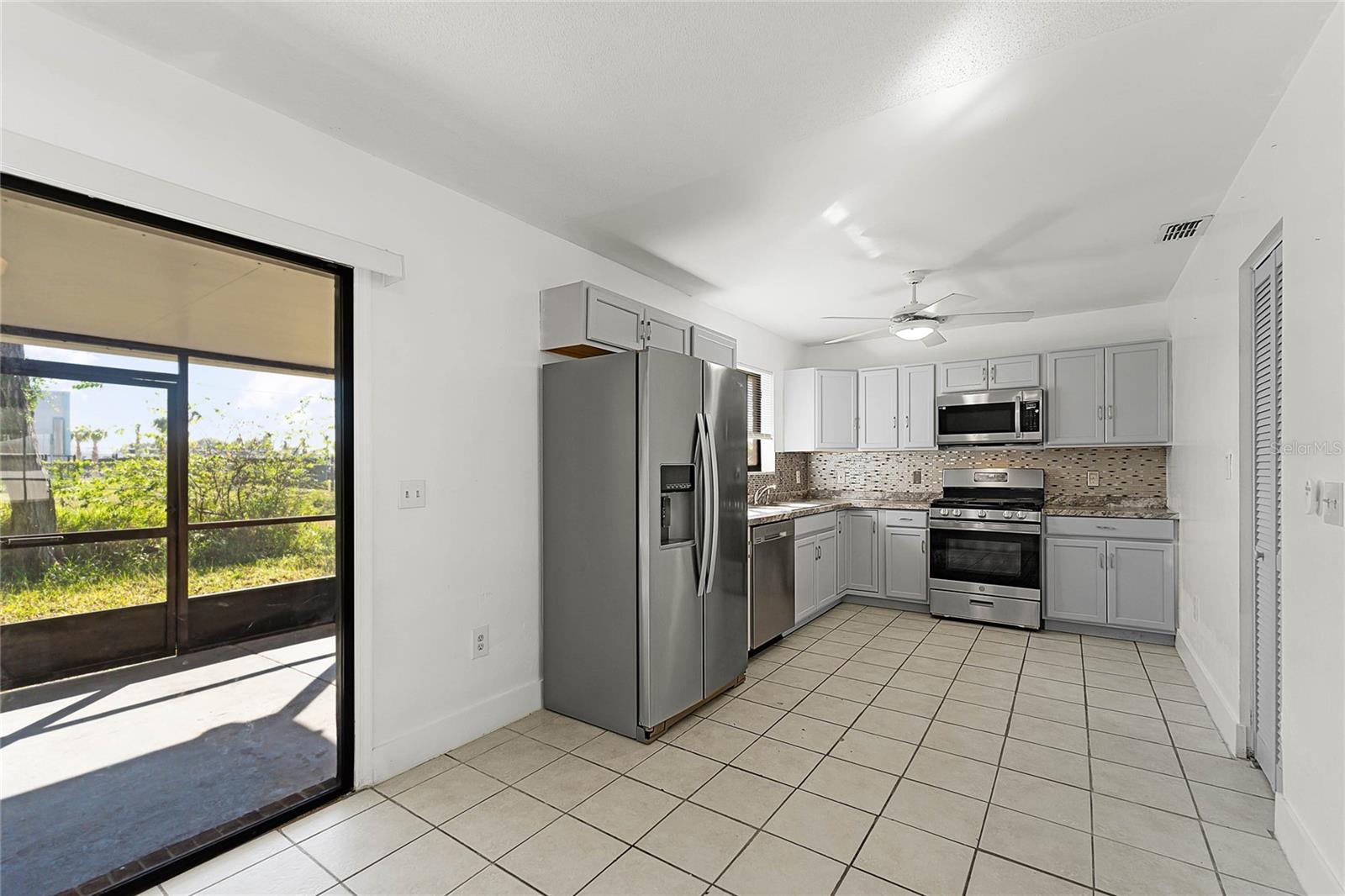 825 Kottle Cir S Property Photo 17