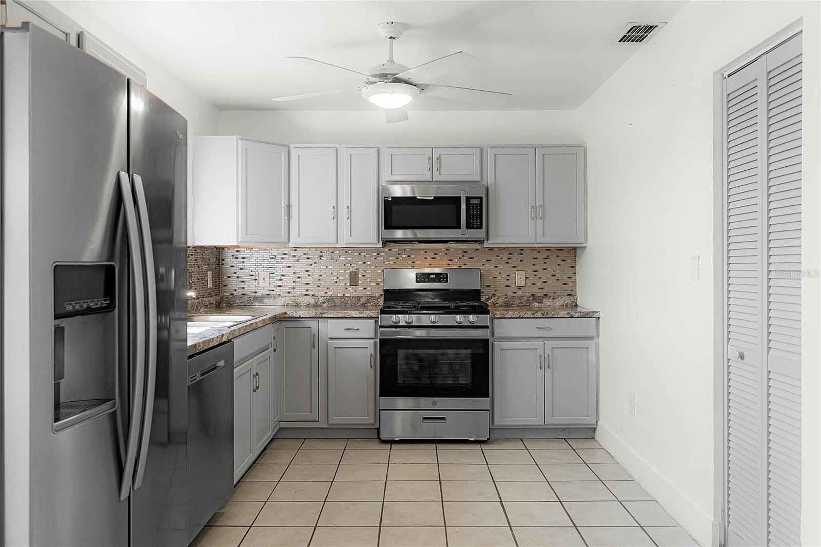 825 Kottle Cir S Property Photo 19