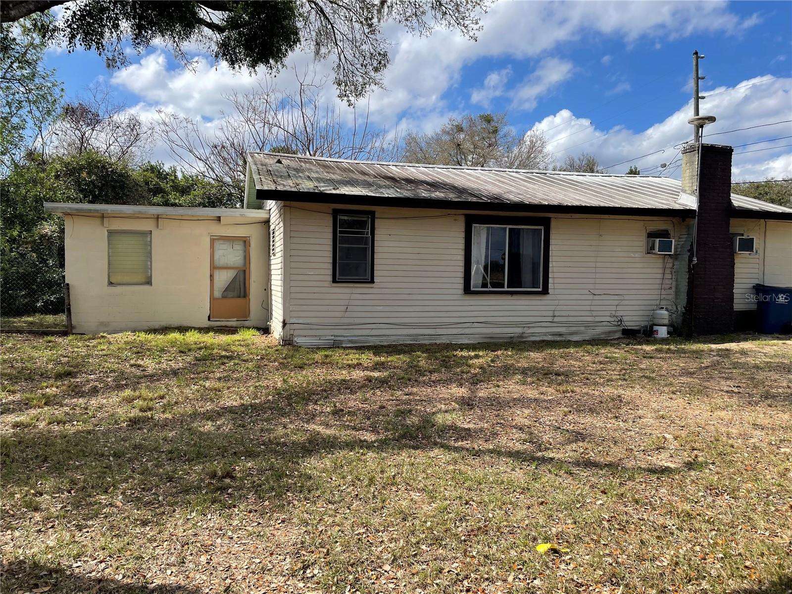 1813 Robinson Dr Property Photo 4