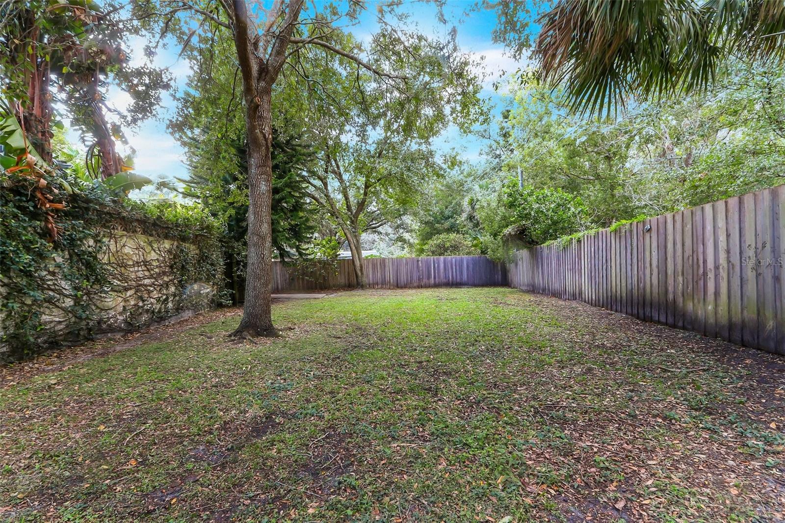402 Satsuma Dr Property Photo 12