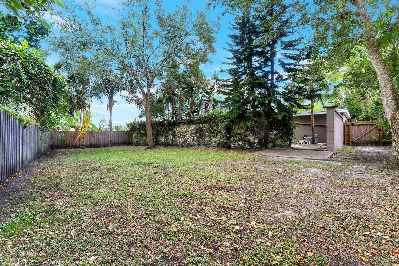 402 Satsuma Dr Property Photo 13