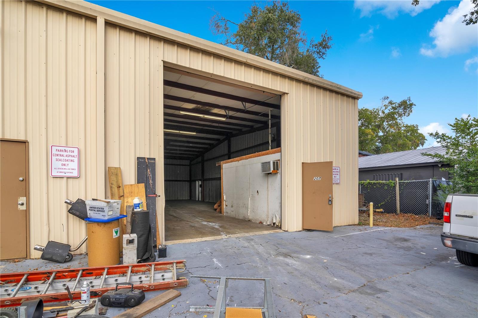 203 E Palmetto Ave Property Photo 2