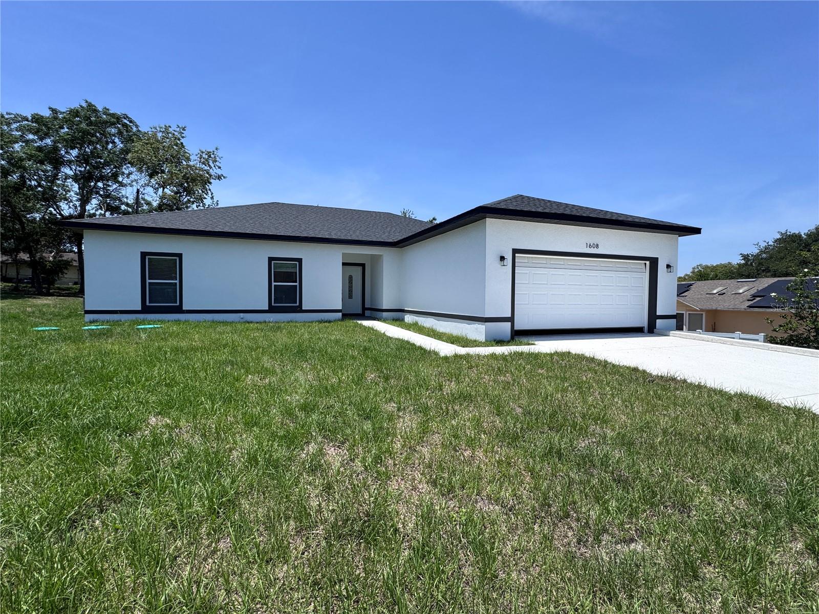 1608 Airmont Ave Property Photo 1