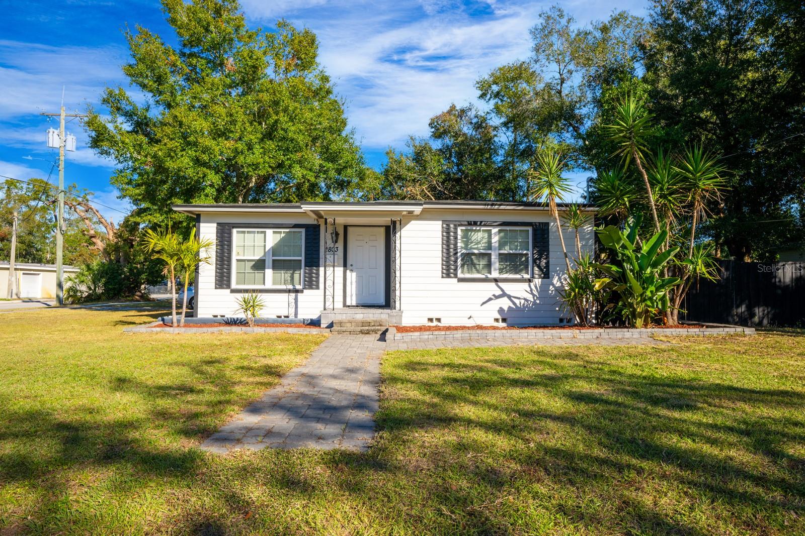 2803 E Pine St Property Photo 1