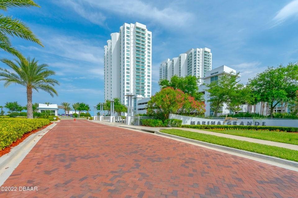 241 Riverside Drive #808 Property Photo