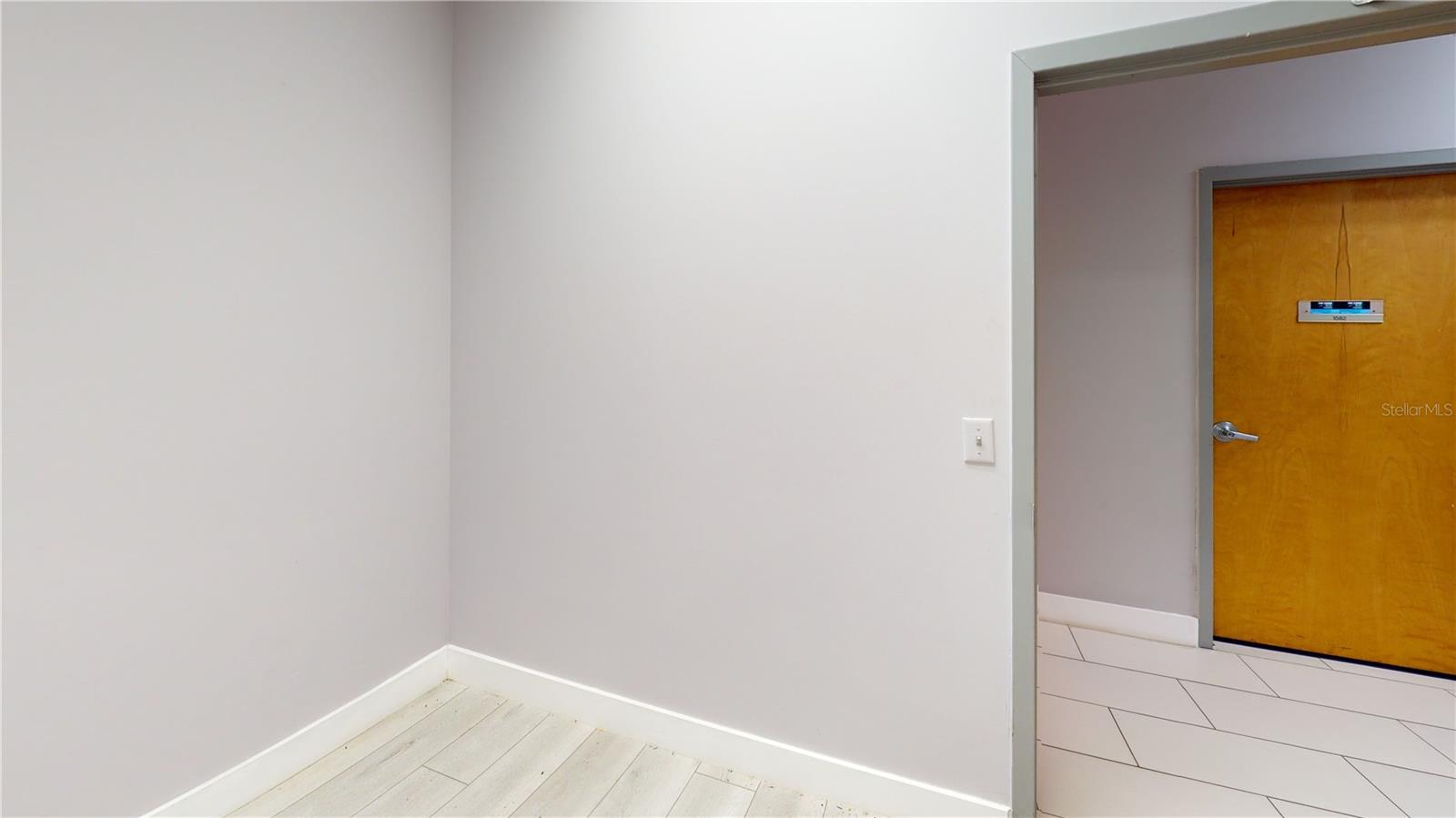 1584 Tropic Park Dr Property Photo 3