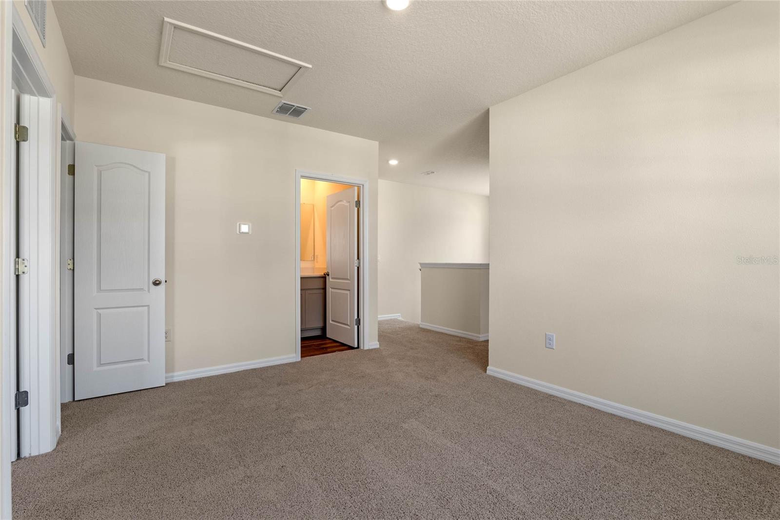 5800 Galloping Dr Property Photo 28