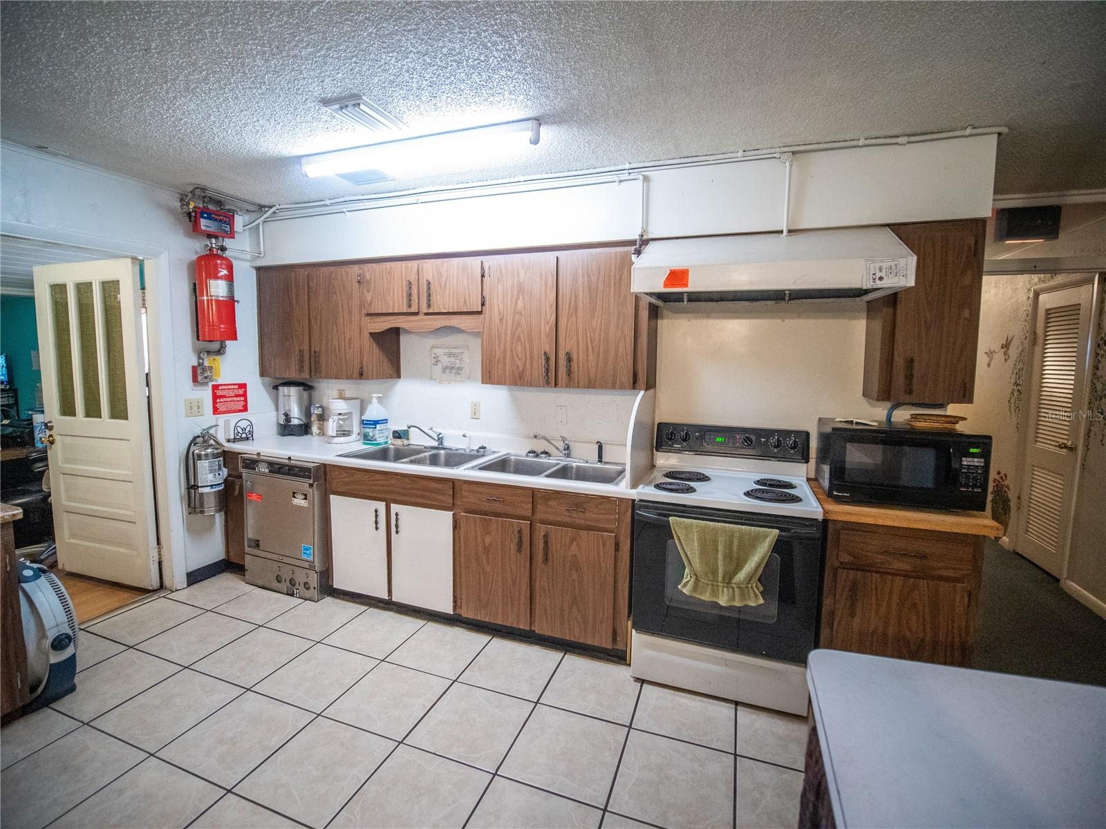 38906 North Ave Property Photo 18