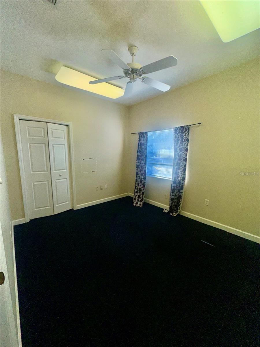 402 Gatlin Ave Property Photo 9