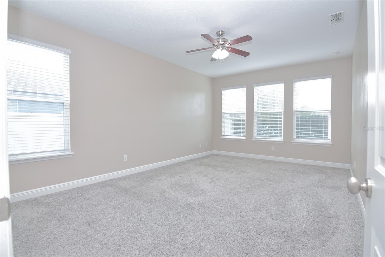 169 Magneta Loop Property Photo 13