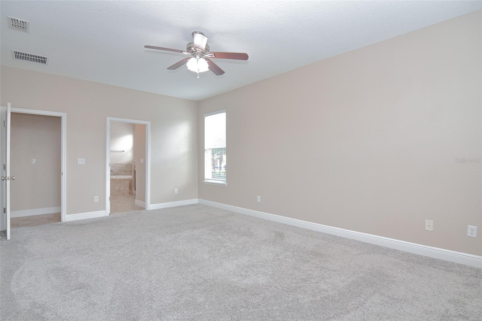 169 Magneta Loop Property Photo 14