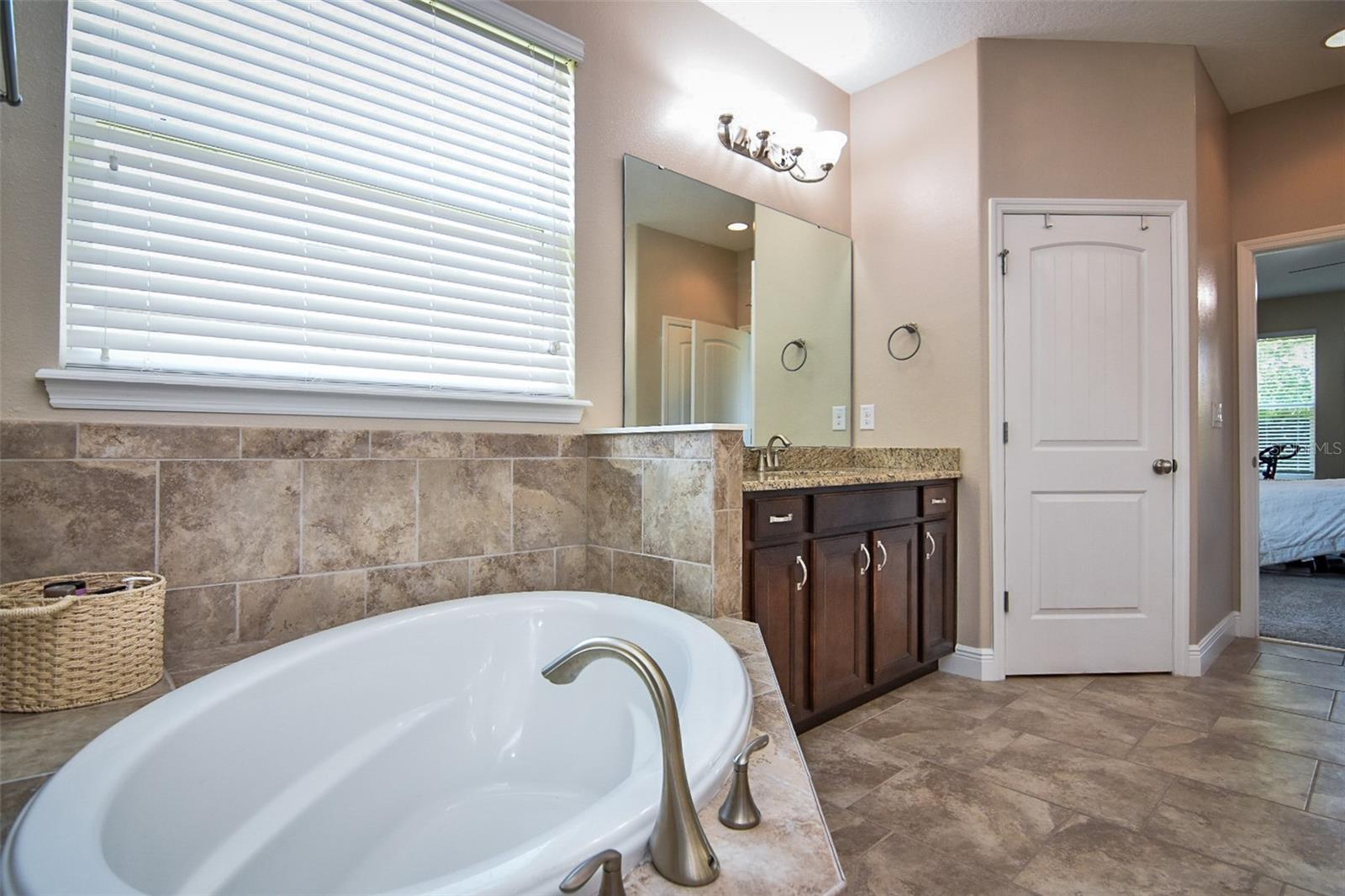 169 Magneta Loop Property Photo 16