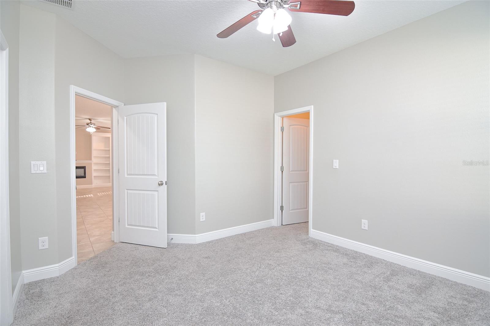169 Magneta Loop Property Photo 34