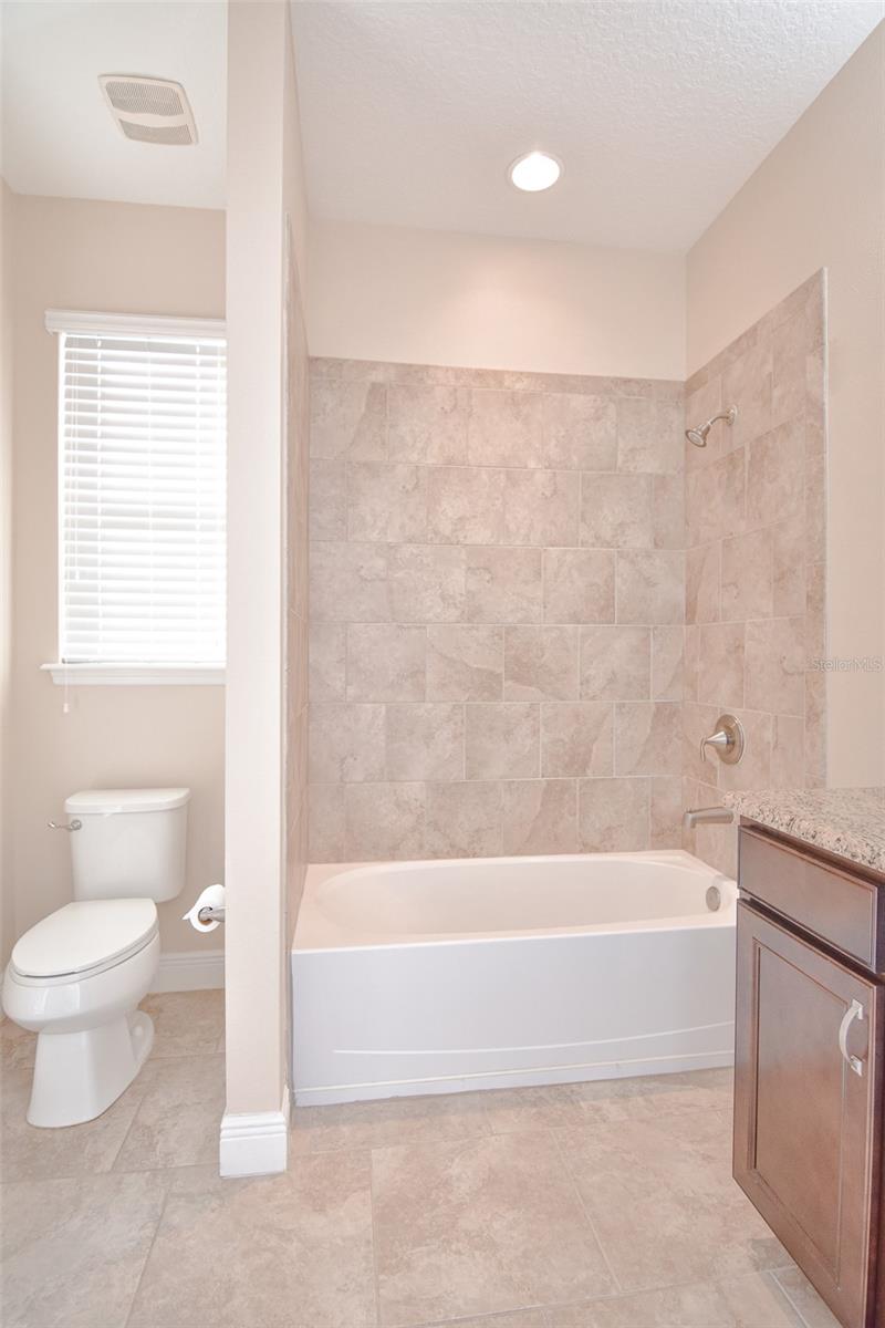 169 Magneta Loop Property Photo 35