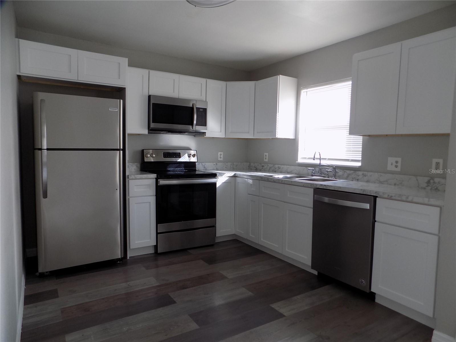628 Bluebill Ct Property Photo 6