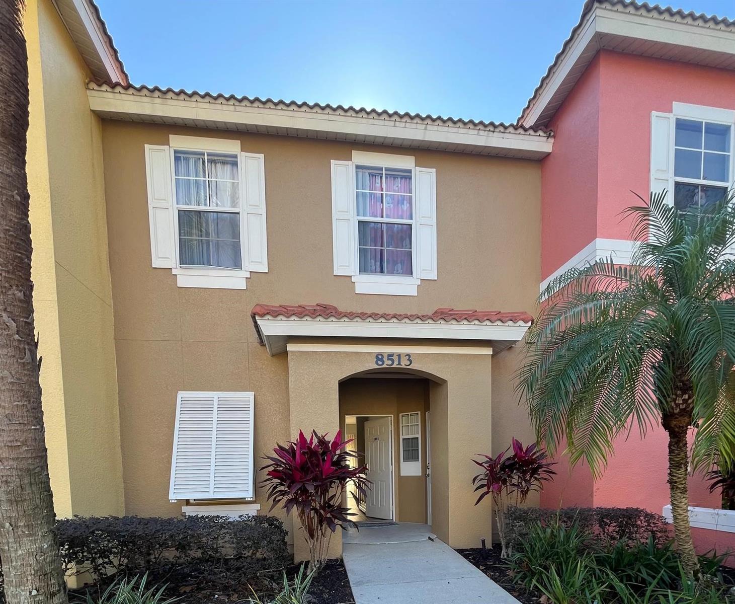 8513 CRYSTAL COVE LOOP Property Photo 1