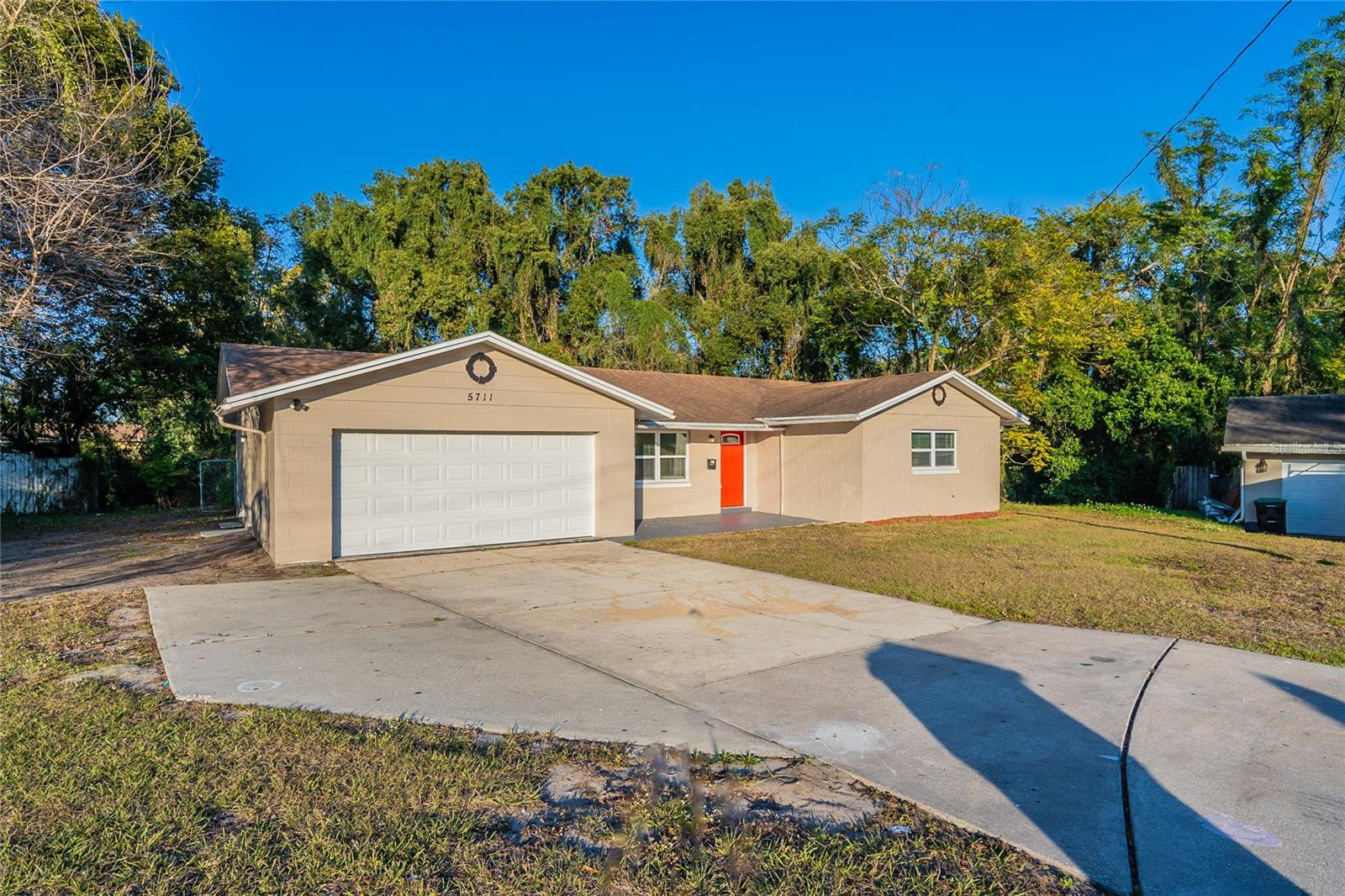 5711 Bolling Dr Property Photo 3