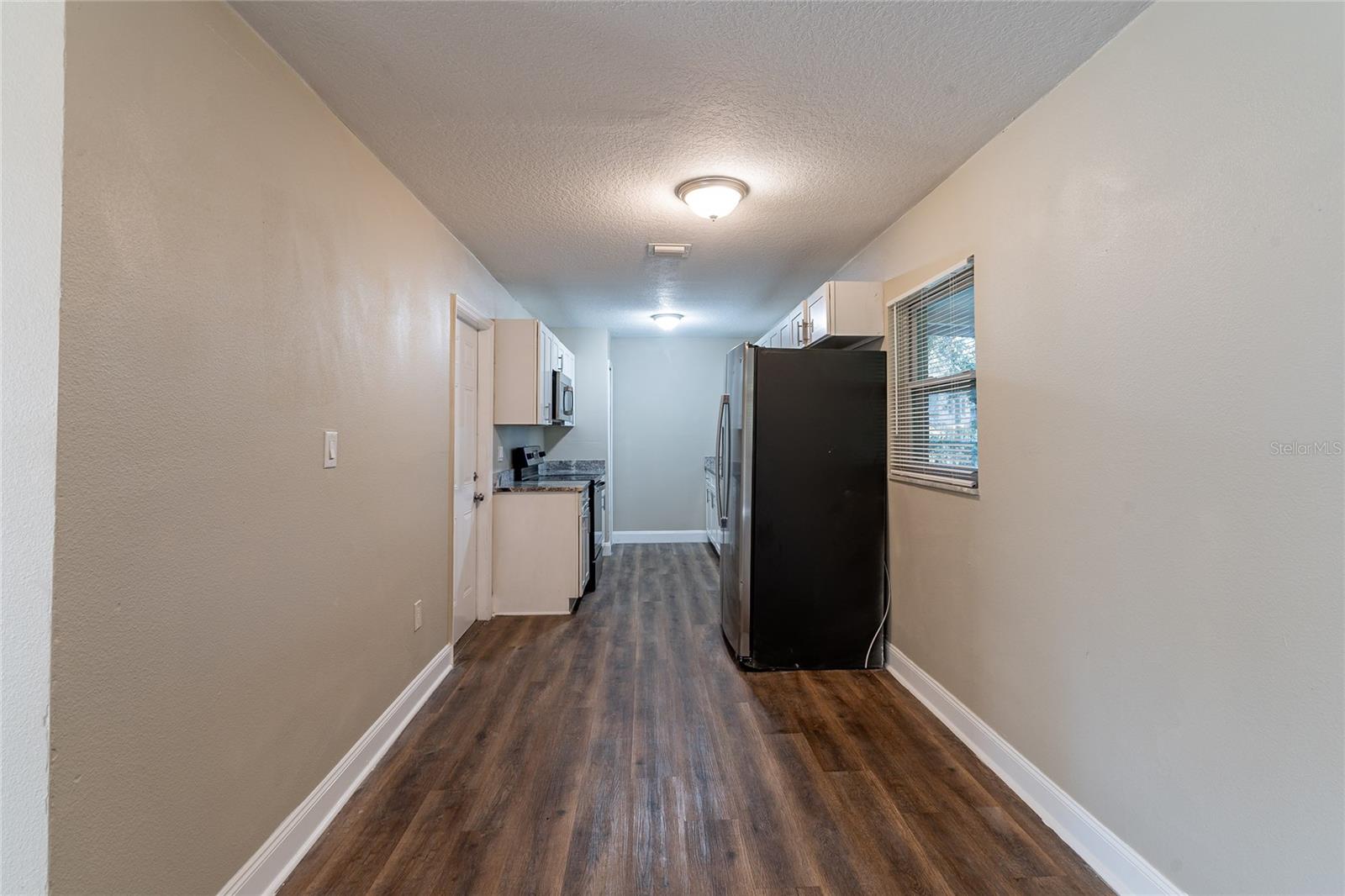 5711 Bolling Dr Property Photo 4