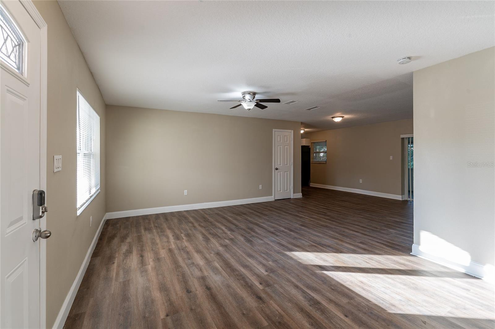 5711 Bolling Dr Property Photo 6