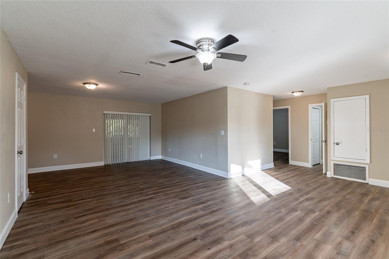 5711 Bolling Dr Property Photo 7