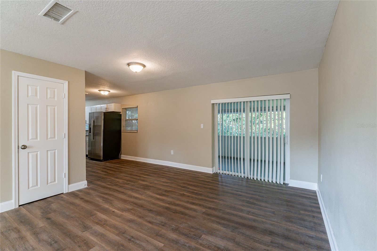 5711 Bolling Dr Property Photo 9