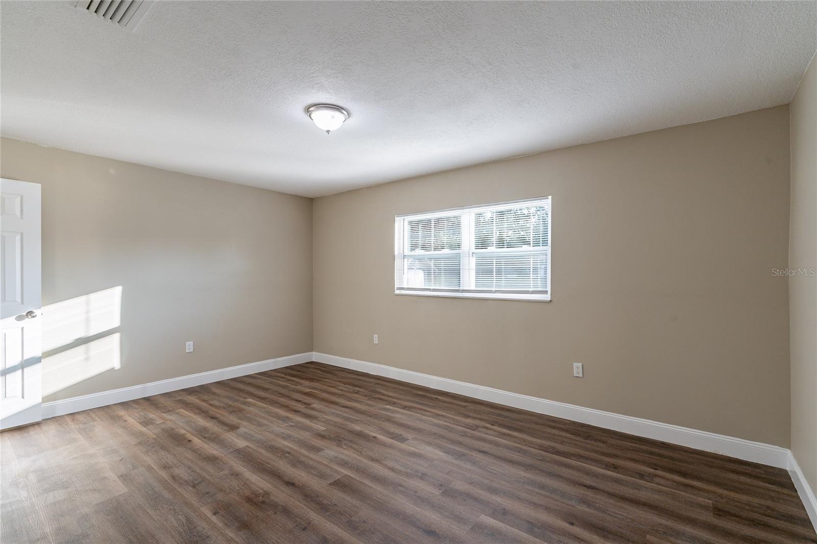 5711 Bolling Dr Property Photo 10