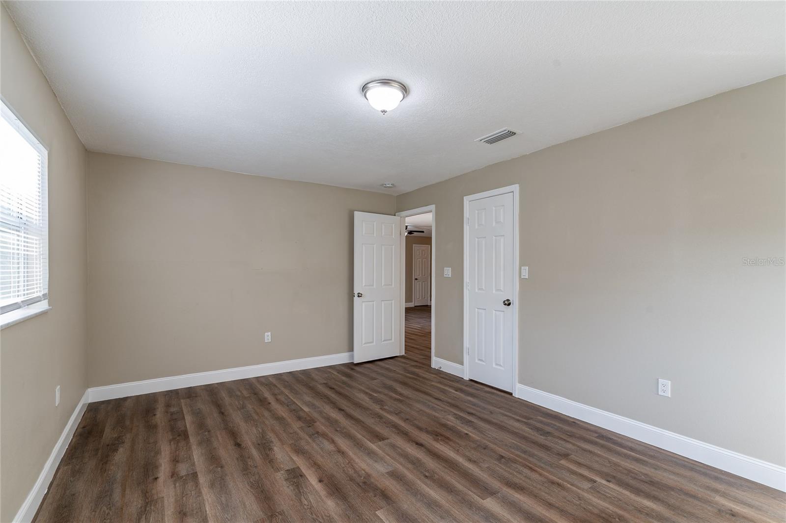 5711 Bolling Dr Property Photo 11