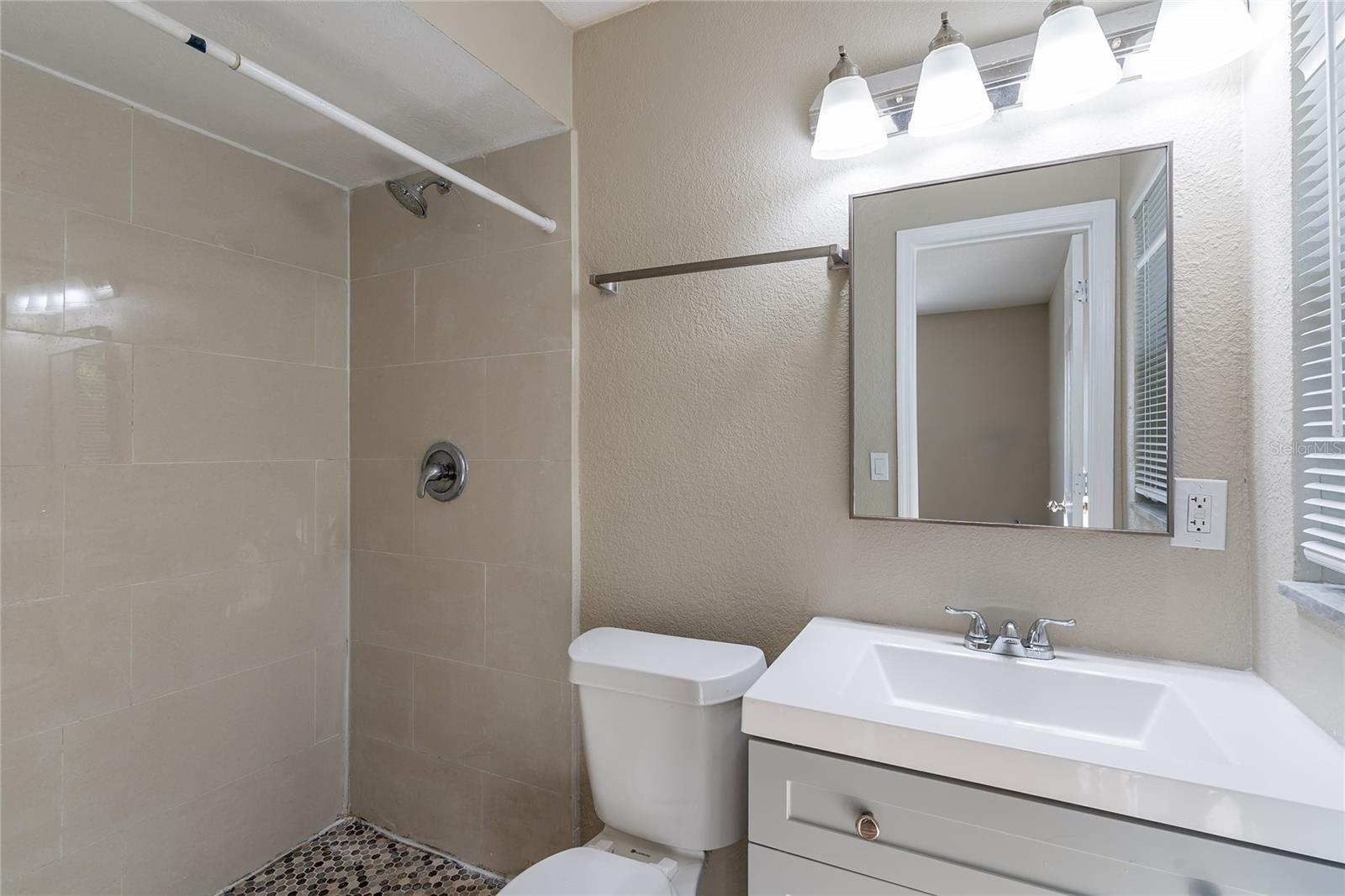 5711 Bolling Dr Property Photo 12