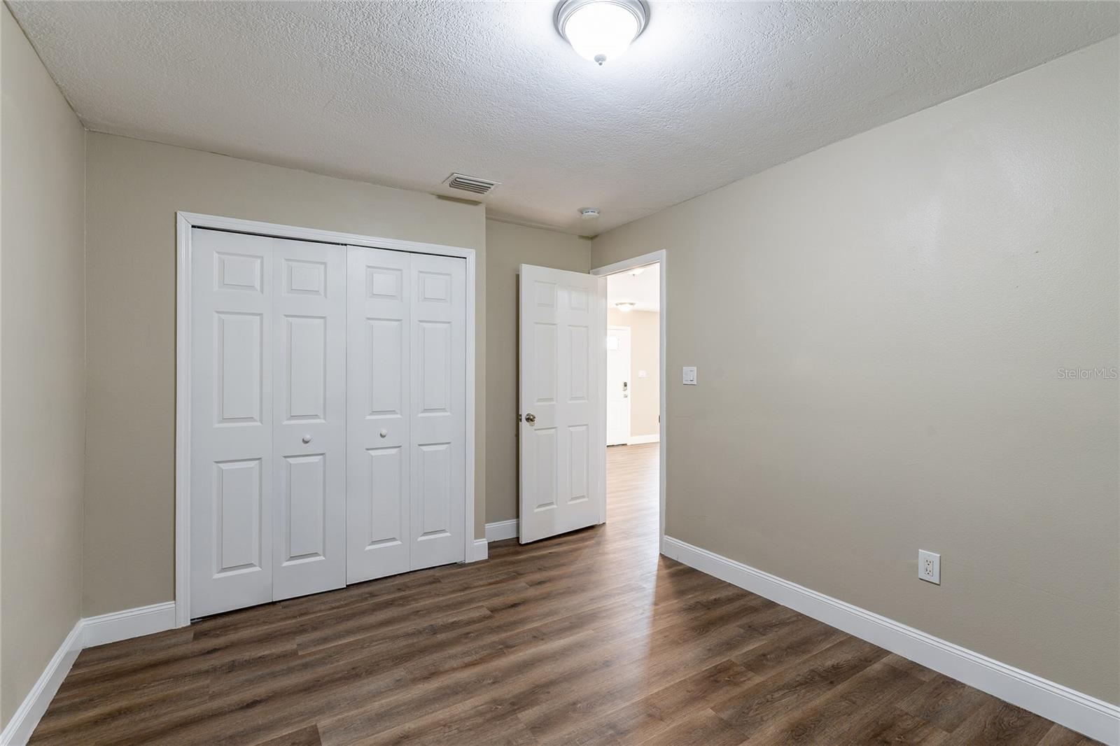 5711 Bolling Dr Property Photo 15