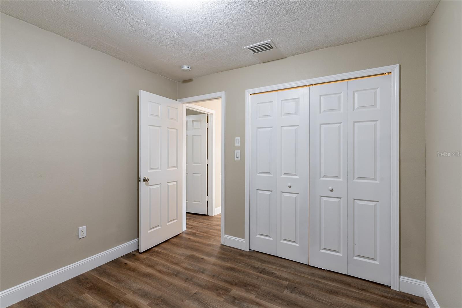 5711 Bolling Dr Property Photo 17